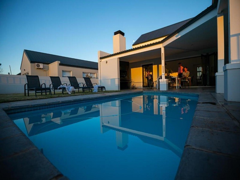 Vacation Hub International - VHI - Travel Club - Robertson Halfway House