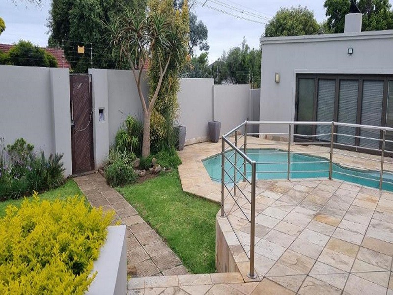 Vacation Hub International - VHI - Travel Club - 6 on Western Guest House