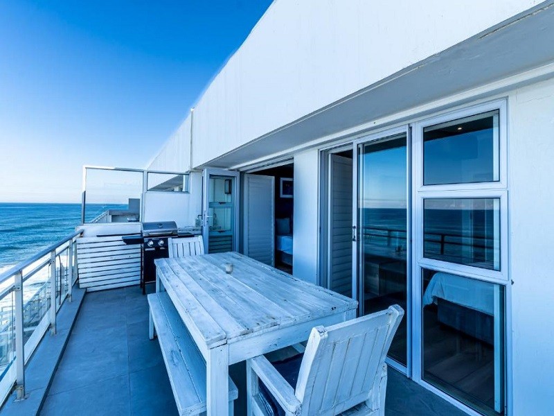 Vacation Hub International - VHI - Travel Club - Beach front penthouse apartment