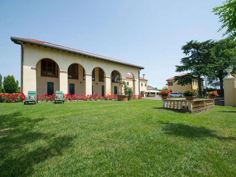 Vacation Hub International - VHI - Travel Club - Hotel Venice Resort Airport