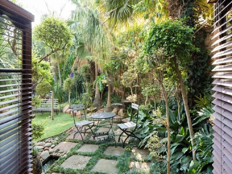 Vacation Hub International - VHI - Travel Club - Room 1: Smokey Charcoal - The Art Guest House