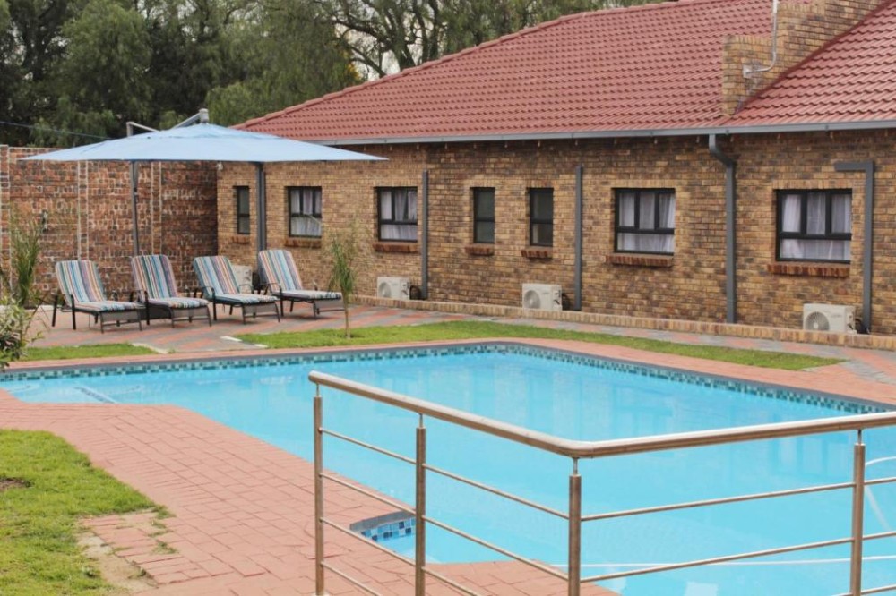Vacation Hub International - VHI - Travel Club - EMPEROR LODGE AND TOURS