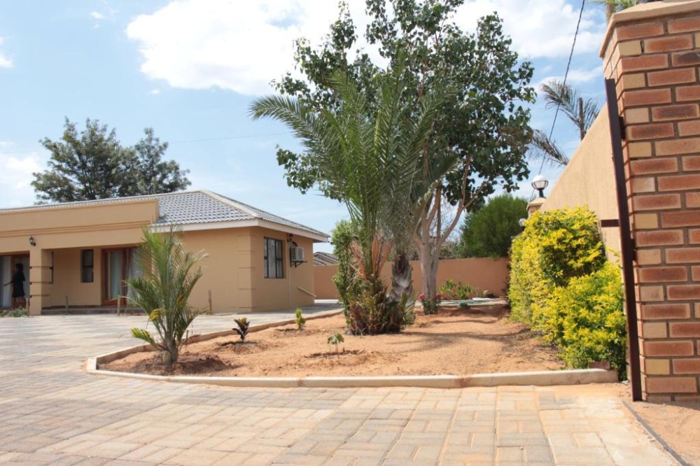 Vacation Hub International - VHI - Double L Guest Lodge Palapye