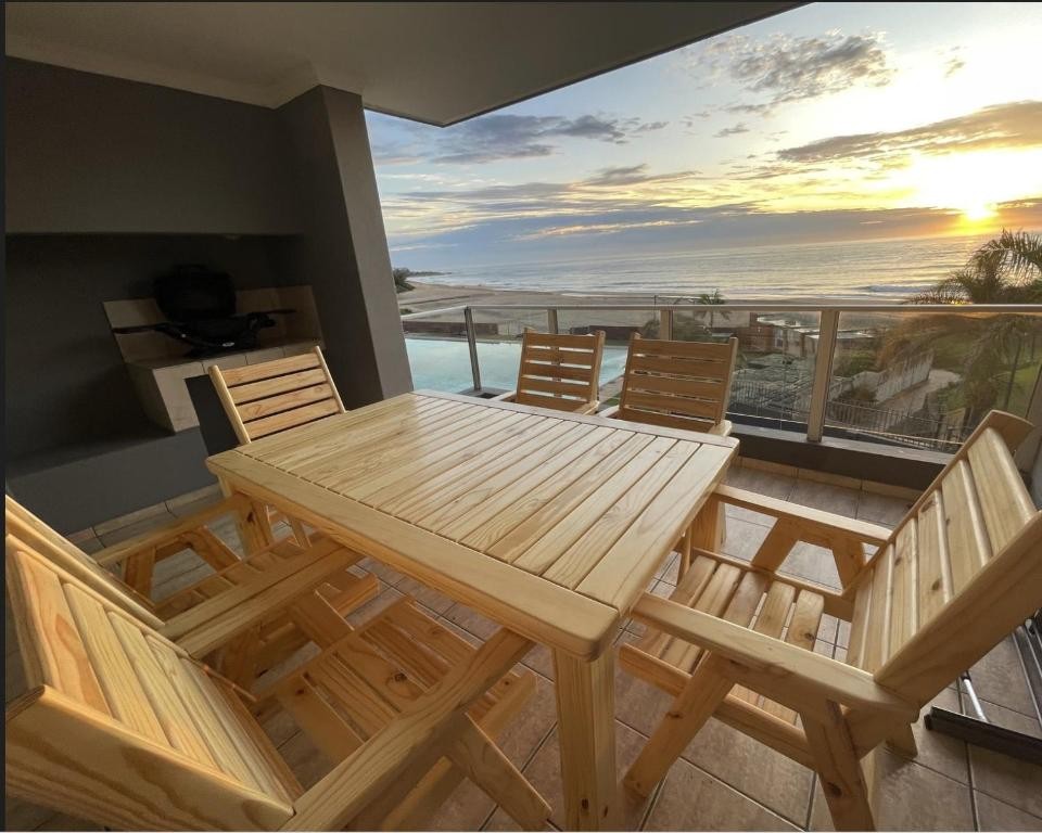 Vacation Hub International - VHI - Travel Club - Oceanic Breeze