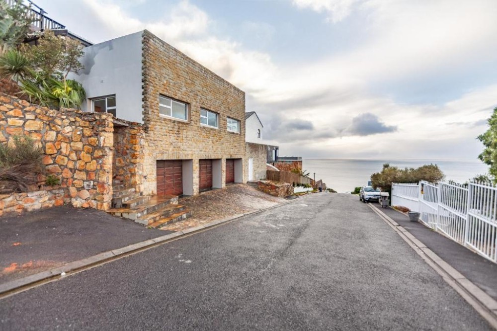Vacation Hub International - VHI - Travel Club - The Cape Aquanaut Luxury Seaview Apartment
