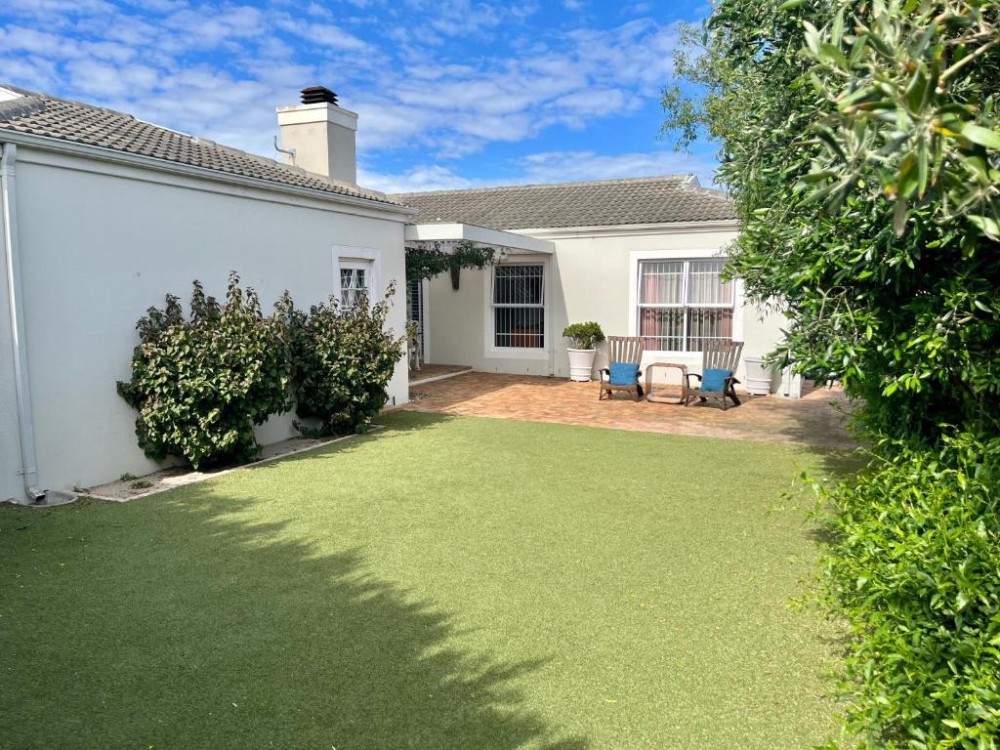 Vacation Hub International - VHI - Travel Club - 3 Monterey Pines Crescent