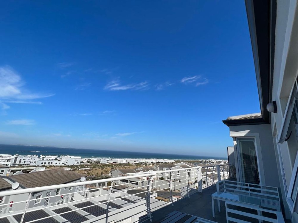 Vacation Hub International - VHI - Travel Club - 2 Dolphin Ridge , Quiet and Peaceful Penthouse