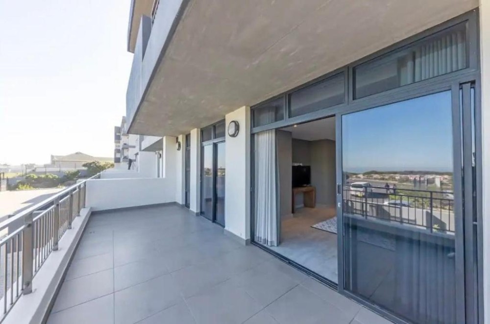 Vacation Hub International - VHI - Travel Club - Neat 3 Bed Seafront Apartment