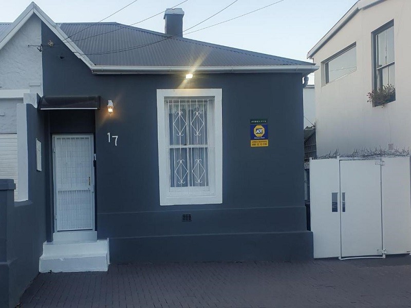 Vacation Hub International - VHI - Travel Club - Modern 8 Sleeper home in trendy Observatory