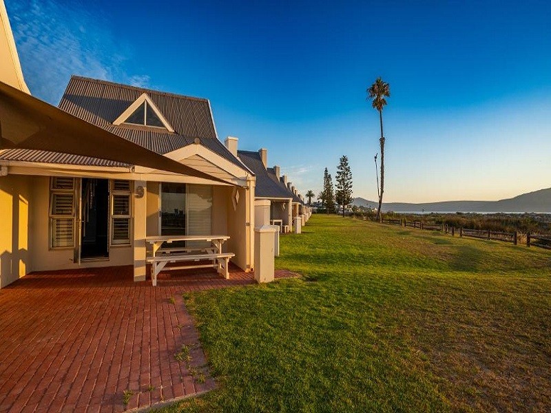 Vacation Hub International - VHI - Travel Club - SeasTheDay Beach Front Holiday Home