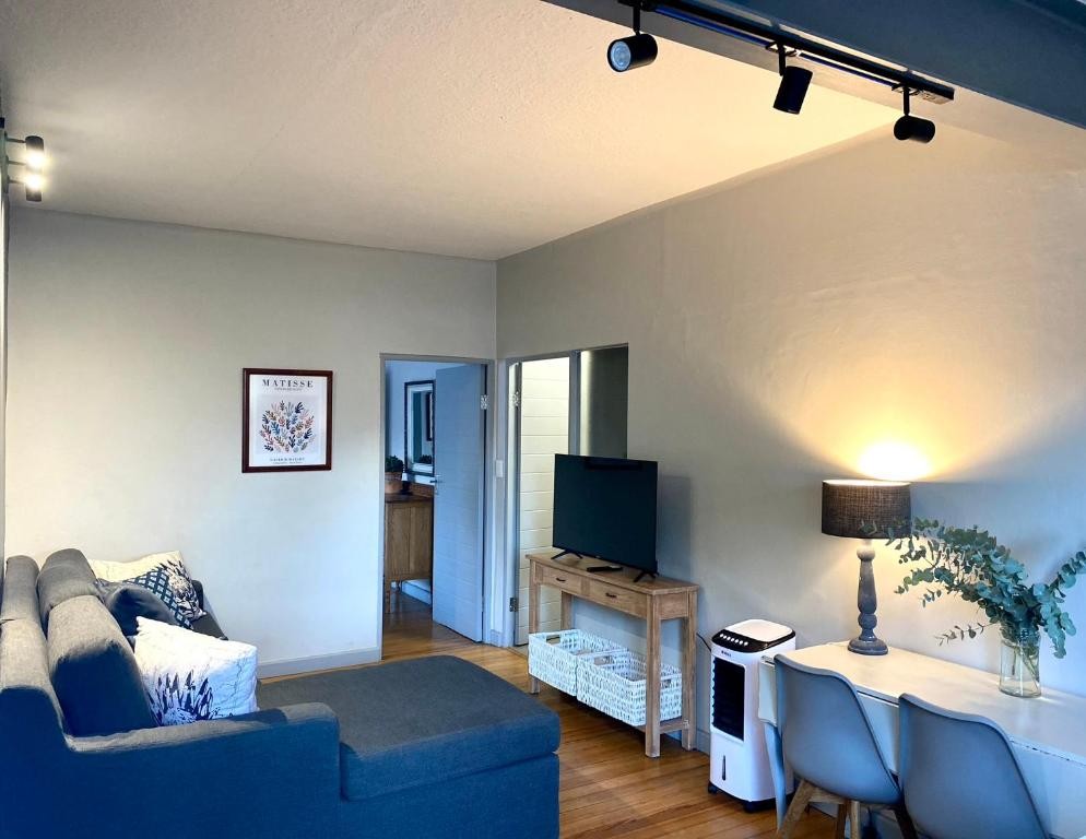 Vacation Hub International - VHI - Travel Club - Stay on Main