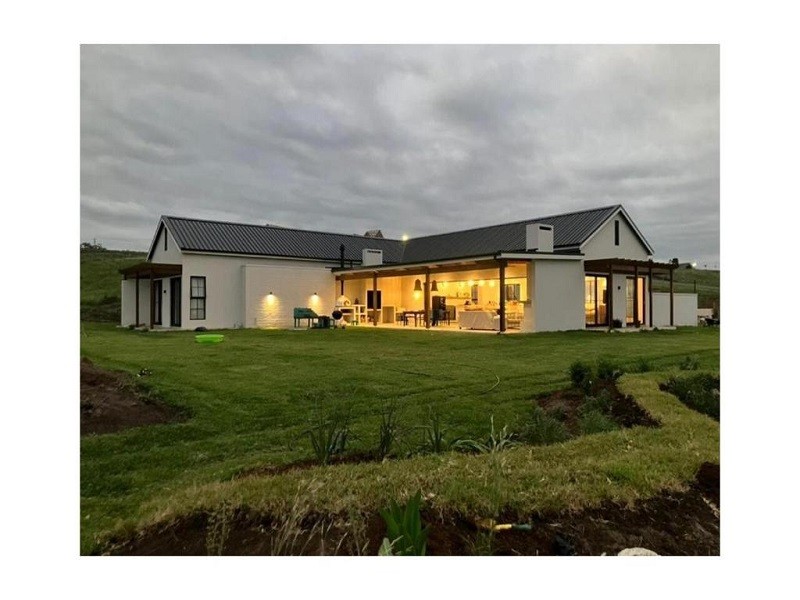 Vacation Hub International - VHI - Travel Club - Farm Style Country Home in Springval