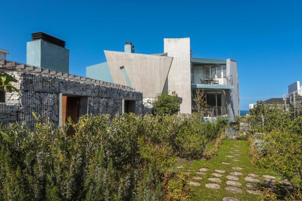 Vacation Hub International - VHI - Travel Club - 17 Marine Hermanus, Apartment 103 with private Hot Tub