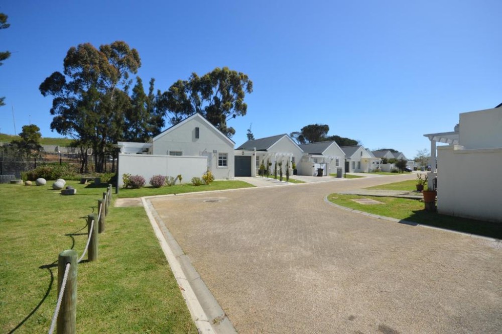 Vacation Hub International - VHI - Travel Club - Tweespruit Estate - Stellenbosch- 3 Bedroom House