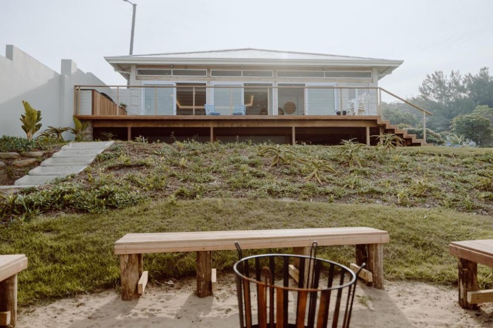 Vacation Hub International - VHI - Travel Club - Daisy's Beach Cottage