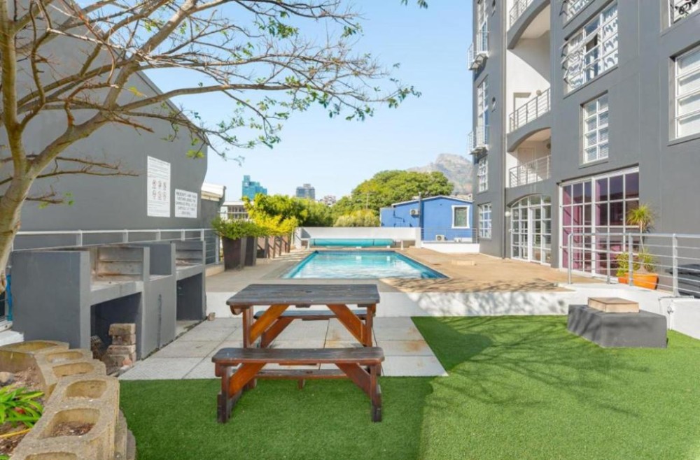 Vacation Hub International - VHI - Travel Club - Greenpoint Chic Studio Apartment