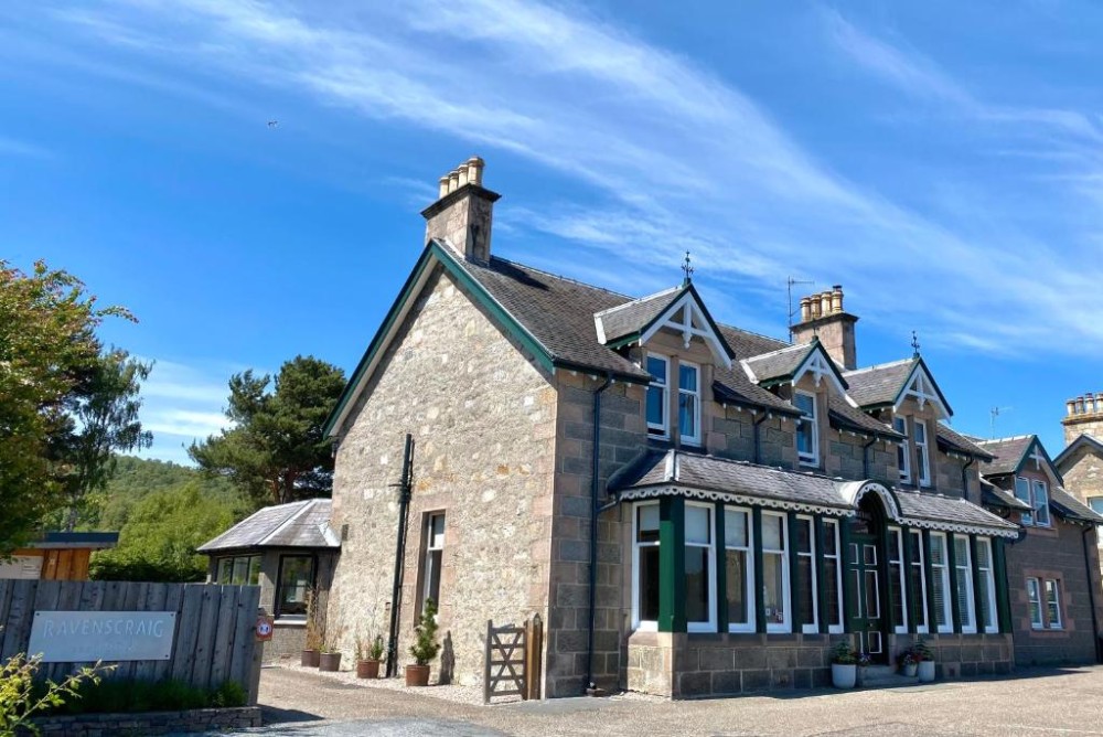 Vacation Hub International - VHI - Travel Club - Ravenscraig Guest House