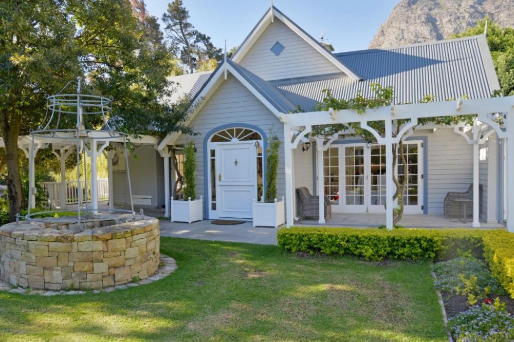 Vacation Hub International - VHI - Travel Club - Farm Lorraine Lake Cottage, Loft Cottage and Garden Cottage