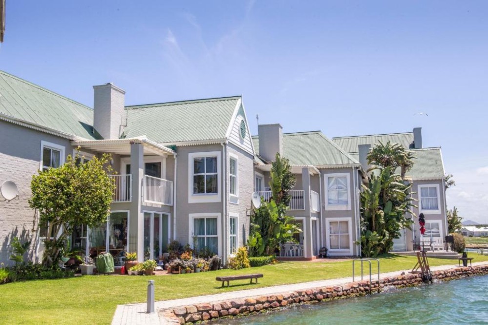 Vacation Hub International - VHI - Travel Club - Home @ Eleven