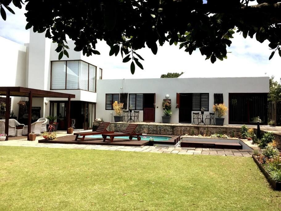 Vacation Hub International - VHI - Travel Club - PYRAMID HOUSE BY THE SEA