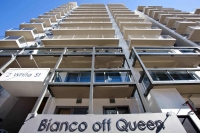  Vacation Hub International | Bianco off Queen Serviced Apartments Main