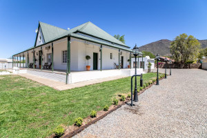  Vacation Hub International | Victorian Square Guesthouse Main