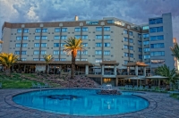  Vacation Hub International | Safari Court Hotel Main