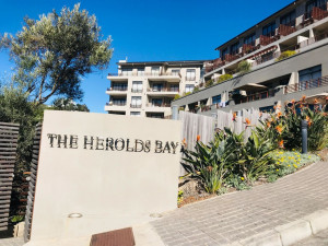  Vacation Hub International | The Herolds Bay Hotel Main