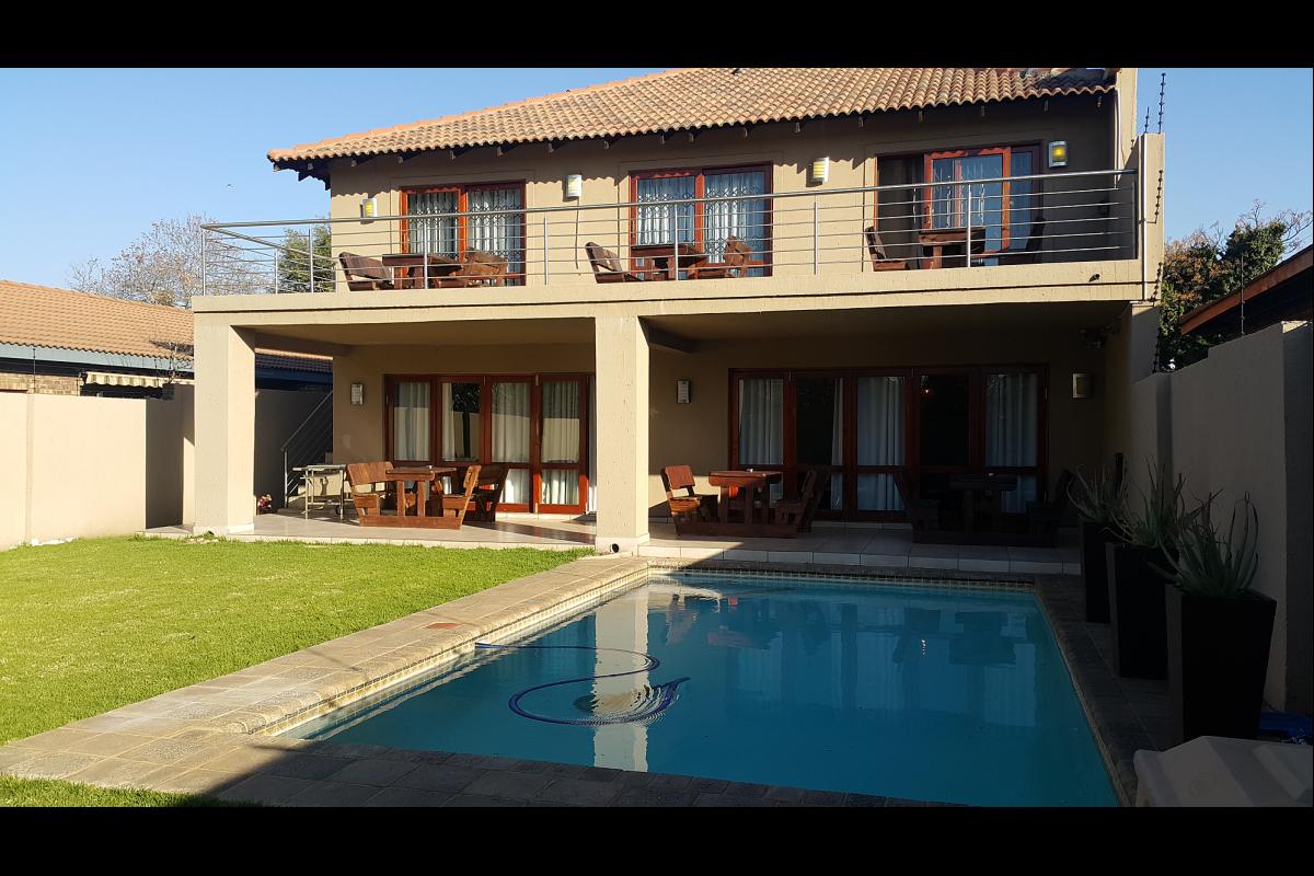  Vacation Hub International | Delvegas Guest House Main