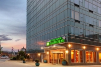  Vacation Hub International | Wyndham Garden Long Island Main