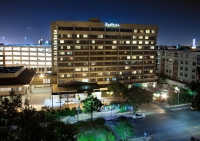  Vacation Hub International | Radisson Hotel Los Angeles Midtown at USC Main