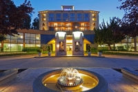  Vacation Hub International | Crowne Plaza Hotel Palo Alto Main