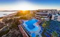  Vacation Hub International | Auramar Beach Resort Main