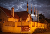  Vacation Hub International | 75 On Milner Lodge Main
