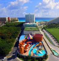  Vacation Hub International | Seadust Cancun Family Resort Main