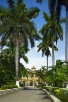  Vacation Hub International | SeaGarden Beach Resort Main