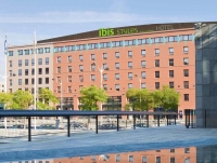 Vacation Hub International | Ibis Styles Evry Cathedrale Main