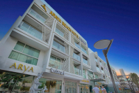  Vacation Hub International | Araya Beach Hotel Patong Main