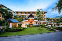  Vacation Hub International | Peach Hill Resort Main