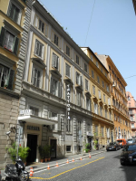  Vacation Hub International | Hotel Corona Roma Main