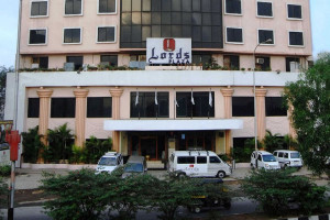  Vacation Hub International | Lords Plaza Main