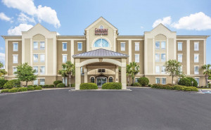  Vacation Hub International | Comfort Suites Myrtle Beach Main