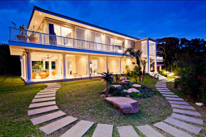  Vacation Hub International | Luxury Seaside Homes- Palmtree House Main