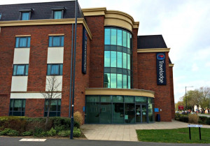  Vacation Hub International | Travelodge Stratford Upon Avon Main
