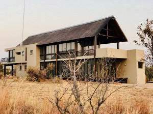  Vacation Hub International | Kuwisa Lodge Main