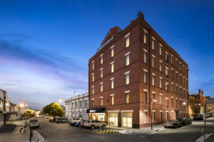  Vacation Hub International | Quest Waterfront Main