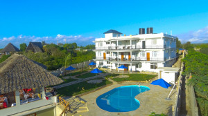  Vacation Hub International | Sea Crest Hotel Main