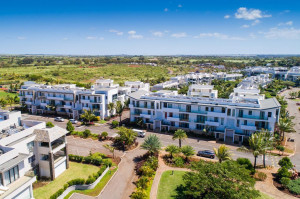  Vacation Hub International | Life in Blue: Azuri Residences Main