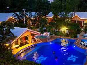  Vacation Hub International | Deep forest garden inn Main