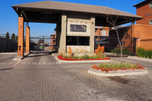  Vacation Hub International | The Willows at OR Tambo Main